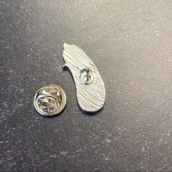 No Thanks Eggplant Enamel Pin/ Brooch - Picture 4 of 6